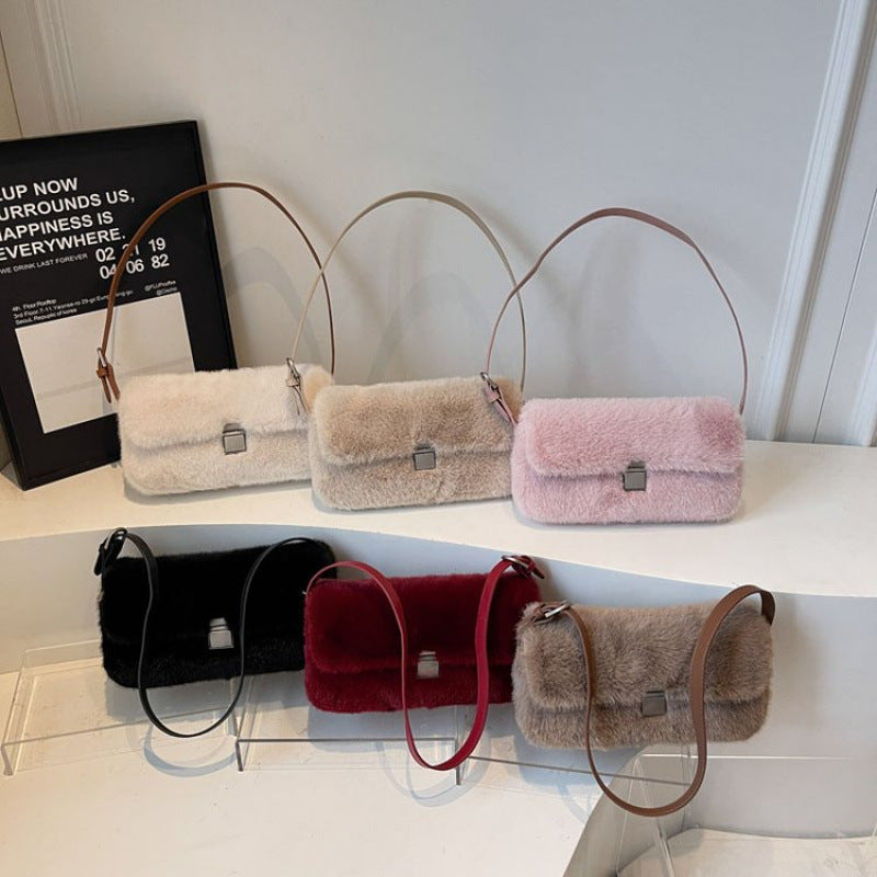 Retro Armpit Fashionable Shoulder Plush Bag