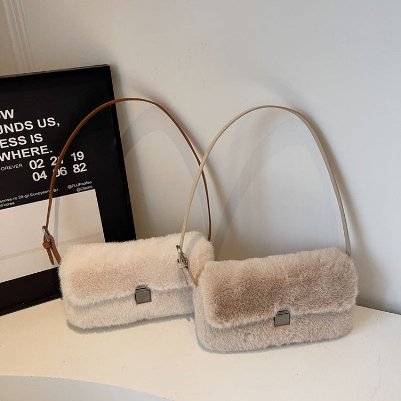 Retro Armpit Fashionable Shoulder Plush Bag