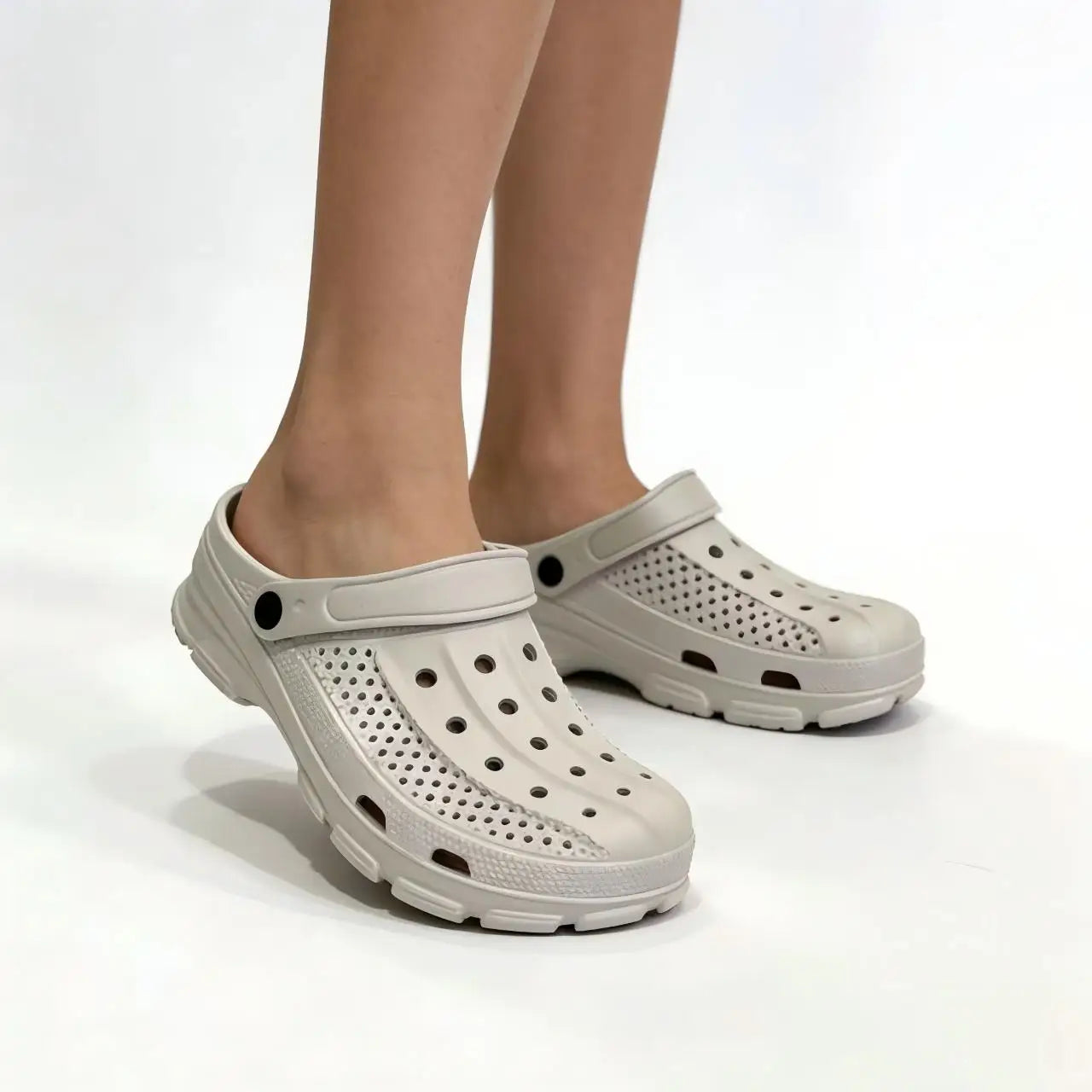 Men's High-End Color-Blocked Clogs, Soft-Soled Beach Shoes for Men and Women, Summer Non-Slip and Breathable