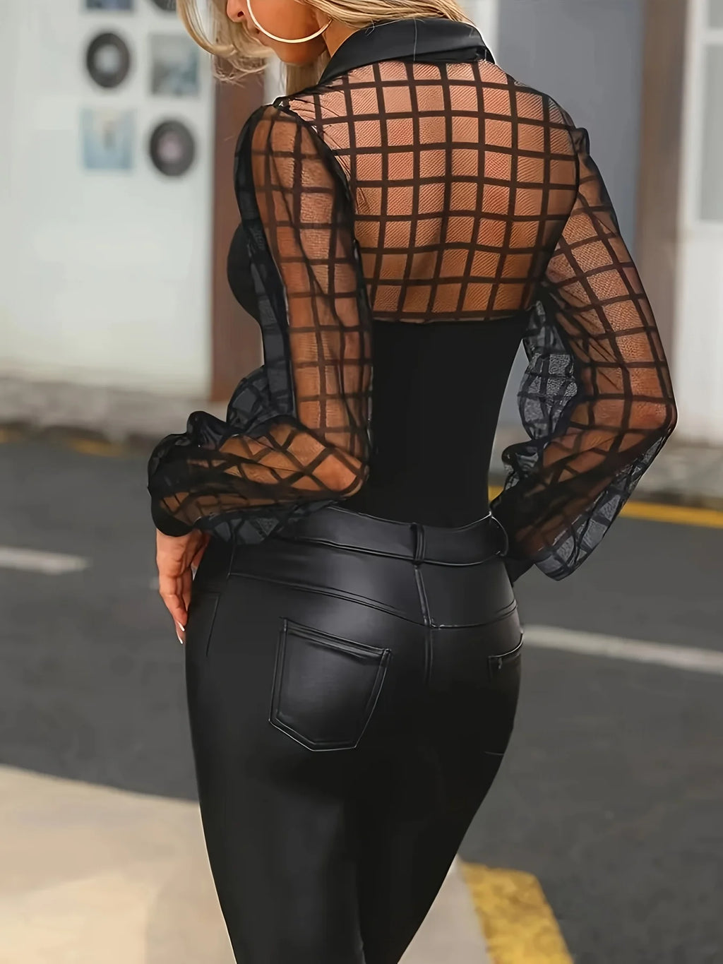 Fashionable temperament commuting black grid long sleeved mesh top