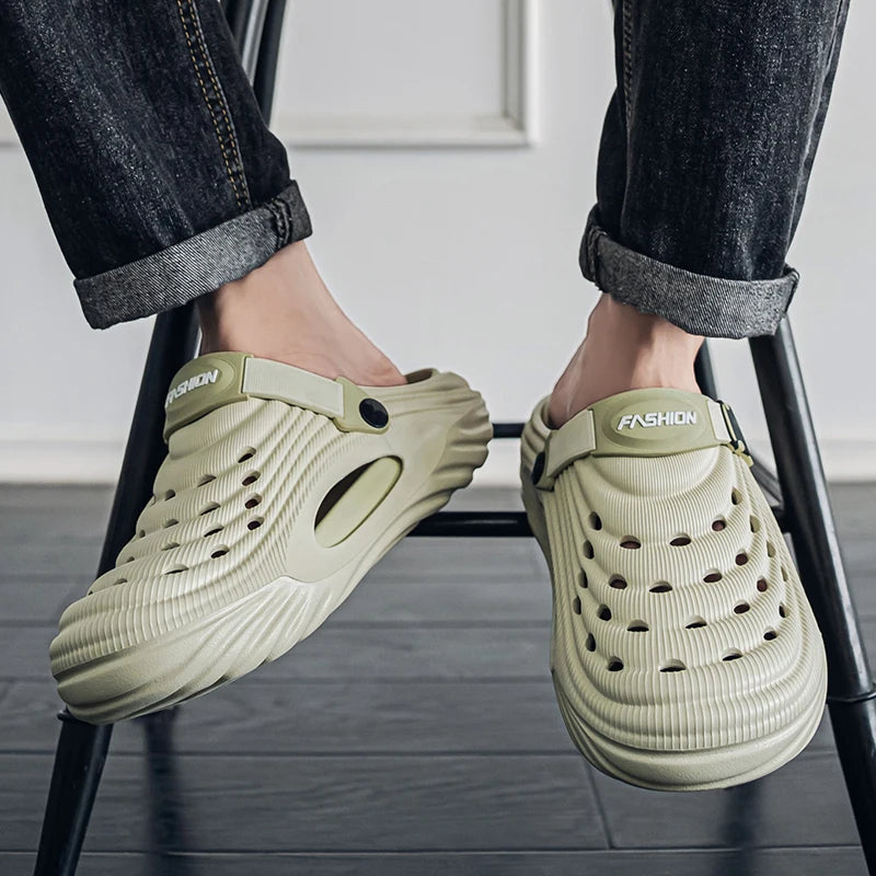 New Couple Models Hole Shoes Summer Women's Sandals Beach Lightweight Men's Slippers Baotou Waterproof Sandals Slippers Men