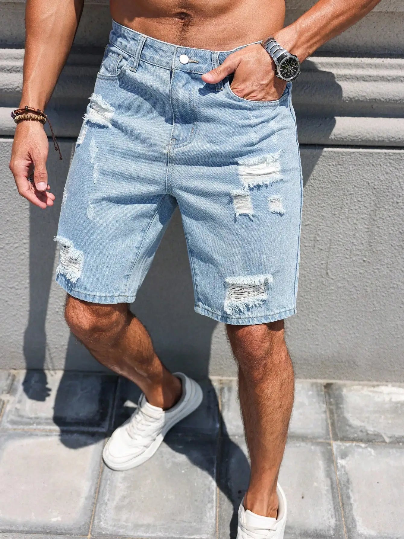 Men's Spring/Summer Street Fashion Casual Ripped and Distressed Straight-Leg Blue Denim Shorts, maintains its shape, wrinkle-res
