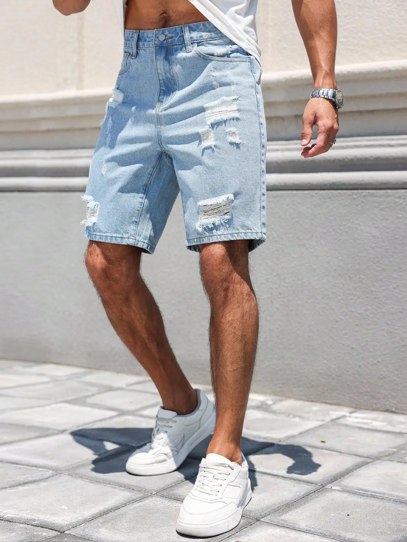 Men's Spring/Summer Street Fashion Casual Ripped and Distressed Straight-Leg Blue Denim Shorts, maintains its shape, wrinkle-res